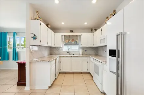 1210 Cactus Street Key Largo FL 33037