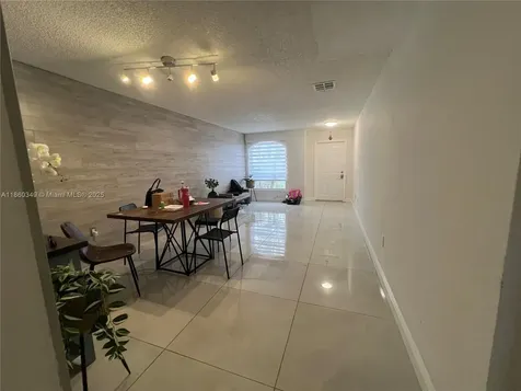 11612 NW 50th Terrace Doral FL 33178