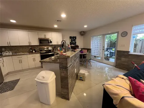 11612 NW 50th Terrace Doral FL 33178