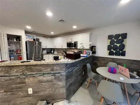 11612 NW 50th Terrace Doral FL 33178