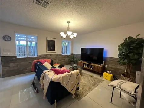 11612 NW 50th Terrace Doral FL 33178