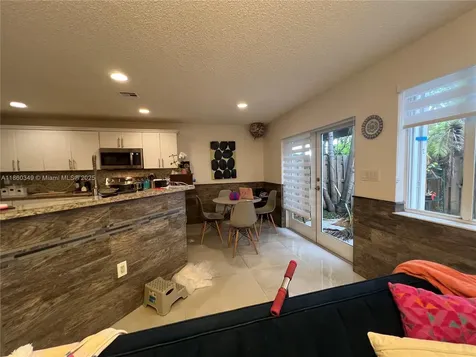 11612 NW 50th Terrace Doral FL 33178