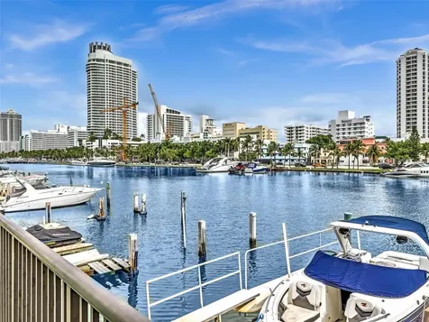 4101 Pine Tree Drive Miami Beach FL 33140
