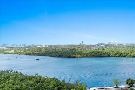 100 Bayview Drive Sunny Isles Beach FL 33160