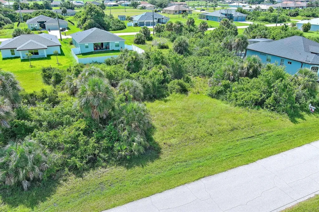 148 Spring Drive Other City - In The State Of Florida FL 33947