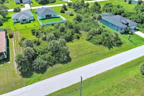 148 Spring Drive Other City - In The State Of Florida FL 33947