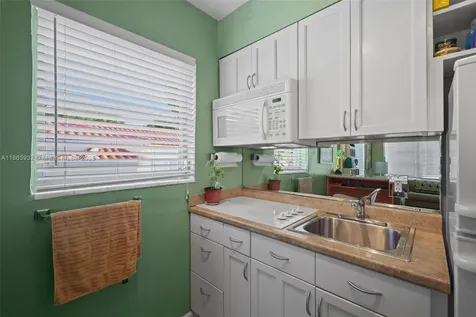 1525 Meridian Avenue Miami Beach FL 33139