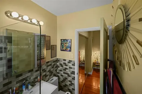 1525 Meridian Avenue Miami Beach FL 33139