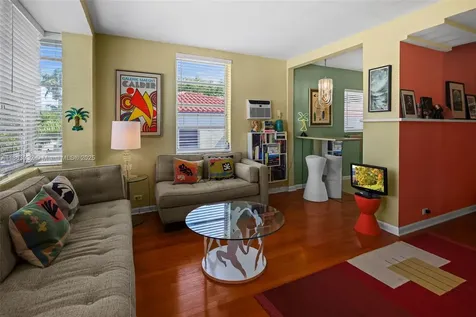 1525 Meridian Avenue Miami Beach FL 33139