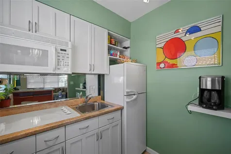 1525 Meridian Avenue Miami Beach FL 33139