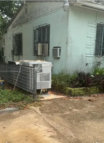 2250 NW 86th Terrace Miami FL 33147