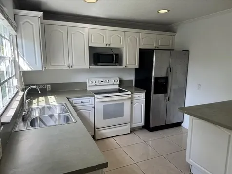 1178 NW 105th Terrace Miami FL 33150