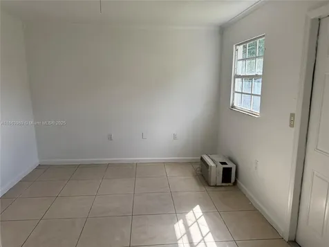 1178 NW 105th Terrace Miami FL 33150