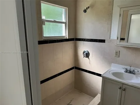 1178 NW 105th Terrace Miami FL 33150