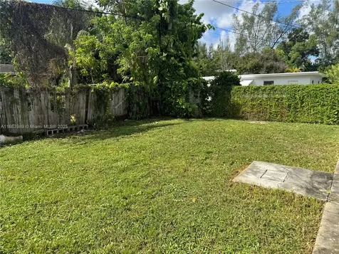 1178 NW 105th Terrace Miami FL 33150