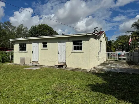 1178 NW 105th Terrace Miami FL 33150