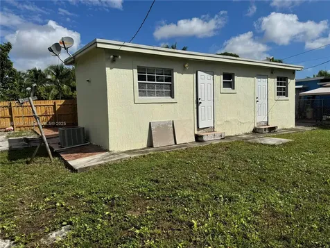 1178 NW 105th Terrace Miami FL 33150