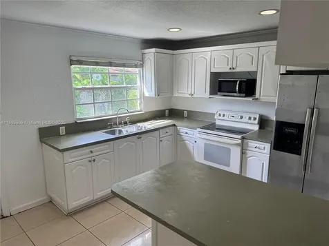 1178 NW 105th Terrace Miami FL 33150