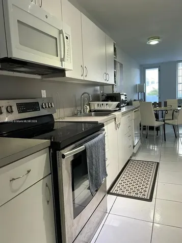 100 Lincoln Road Miami Beach FL 33139