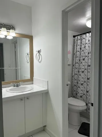 100 Lincoln Road Miami Beach FL 33139