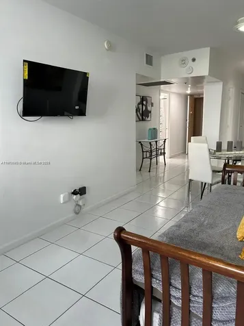 100 Lincoln Road Miami Beach FL 33139