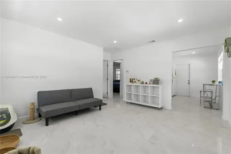 2100 N 14th Avenue Hollywood FL 33020