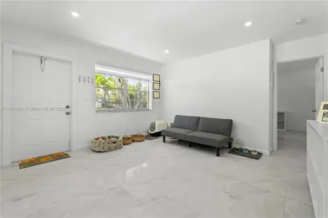 2100 N 14th Avenue Hollywood FL 33020
