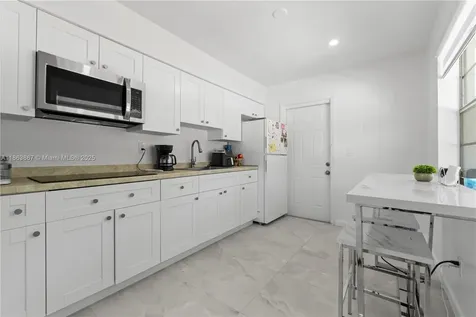 2100 N 14th Avenue Hollywood FL 33020