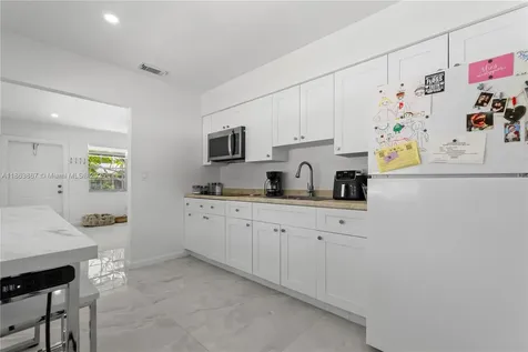 2100 N 14th Avenue Hollywood FL 33020
