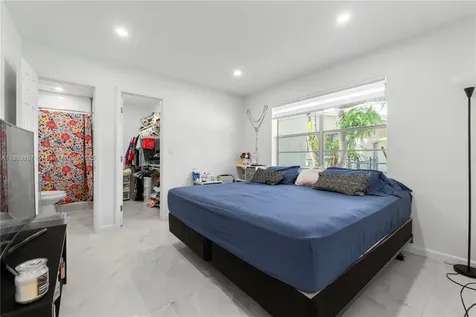 2100 N 14th Avenue Hollywood FL 33020