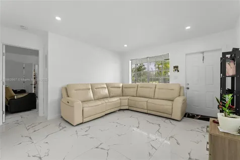 2100 N 14th Avenue Hollywood FL 33020