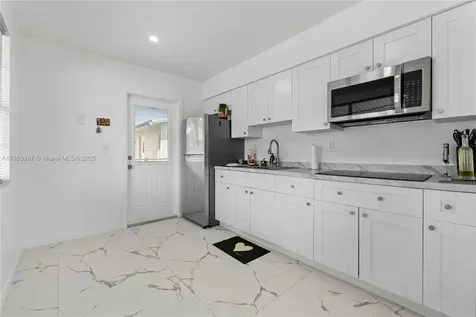 2100 N 14th Avenue Hollywood FL 33020