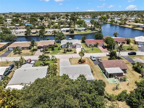 9404 NW 70th Place Tamarac FL 33321