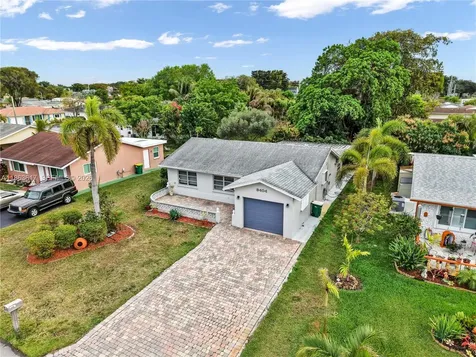 9404 NW 70th Place Tamarac FL 33321