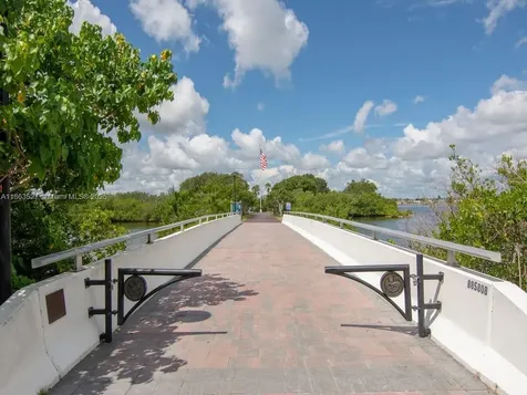 1650 5 Avenue Vero Beach FL 32960