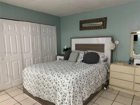 2075 NE 164th Street North Miami Beach FL 33162