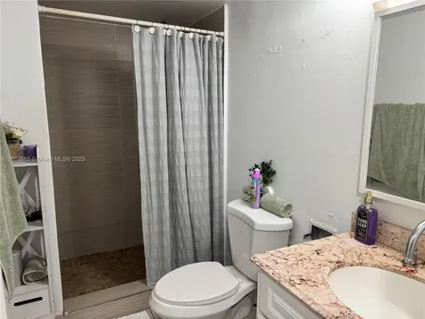 2075 NE 164th Street North Miami Beach FL 33162