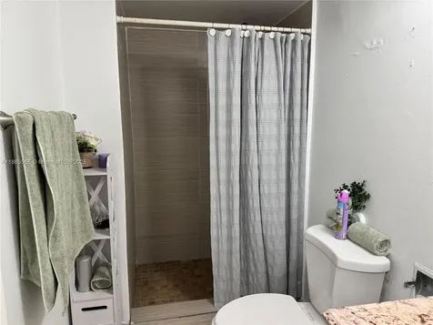 2075 NE 164th Street North Miami Beach FL 33162