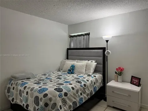 2075 NE 164th Street North Miami Beach FL 33162