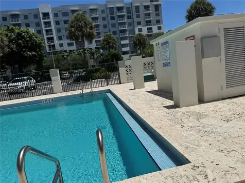 2075 NE 164th Street North Miami Beach FL 33162
