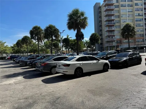 2075 NE 164th Street North Miami Beach FL 33162
