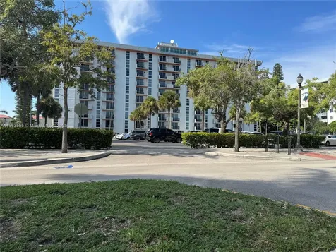 2075 NE 164th Street North Miami Beach FL 33162
