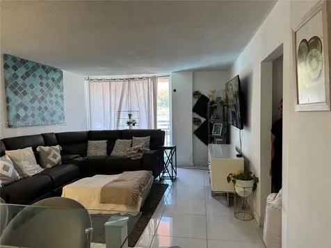 2075 NE 164th Street North Miami Beach FL 33162