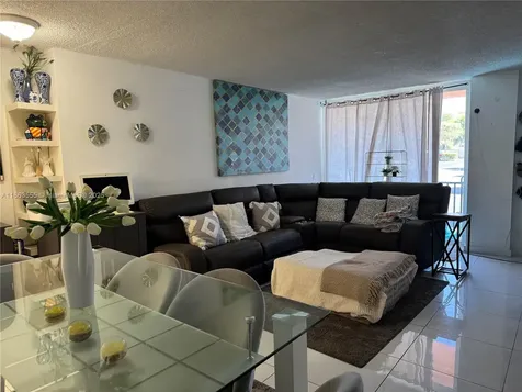 2075 NE 164th Street North Miami Beach FL 33162
