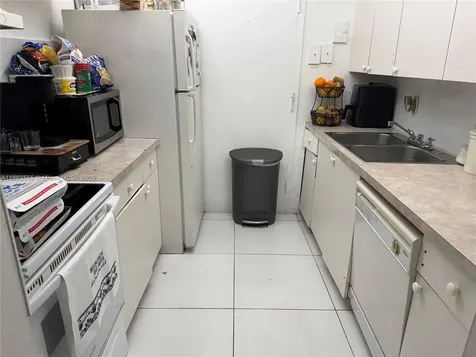 2075 NE 164th Street North Miami Beach FL 33162