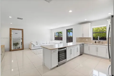 9974 NW 86th Terrace Doral FL 33178