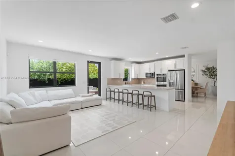 9974 NW 86th Terrace Doral FL 33178