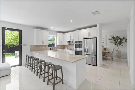 9974 NW 86th Terrace Doral FL 33178