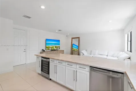 9974 NW 86th Terrace Doral FL 33178