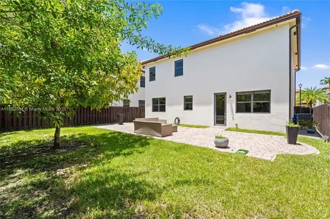 9974 NW 86th Terrace Doral FL 33178